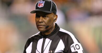 FOOTBALL -Wayne Mackie, longtime NFL linesman and member of officiating department, dies at 62