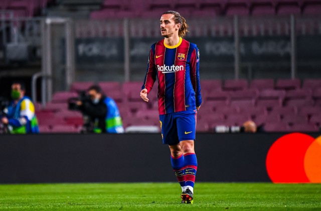 But for Marta Carreras, Antoine Griezmann does not intend to leave Barcelona. The journalist of the Catalyuna Radio assures that the native of Macon intends to fight to stay in Barcelona. Especially since he still has three years left on his contract with the Blaugrana. "The player is comfortable and does not plan to leave. He still has three years left on his contract and admits to feeling very calm about his future. Barca sees him as one of the candidates to leave this summer," the source said. Griezmann's statistics are not very good since his arrival in Catalonia. This season he has scored 11 goals and 14 assists in 40 games. With these revelations, the player could therefore engage in an arm wrestle with his new management. This one has as a priority to extend the contract of Lionel Messi. The lease of the Argentine expires next June.